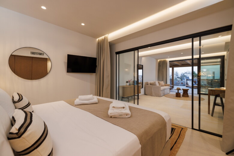 A haven of suites in Hersonissos, Crete | DEOS Luxury Suites